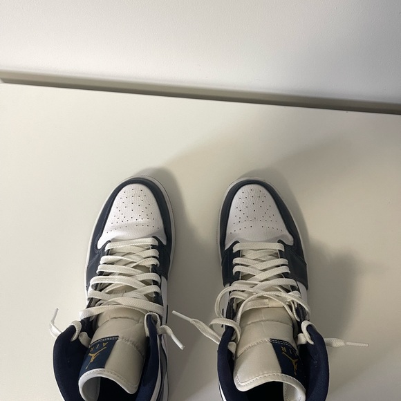 Air Jordan 1 Mid ‘Obsidian’ - Picture 5 of 8